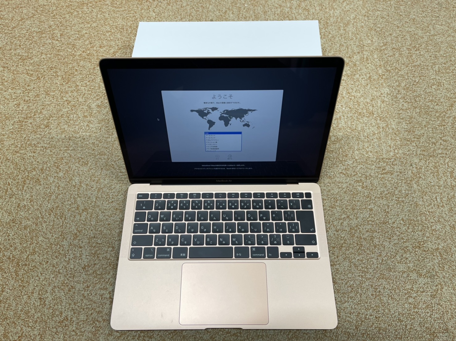 Apple MacBook Air Retinaディスプレイ 1100/13.3 MWTL2J/A [ゴールド]